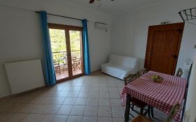 Anarrousa Studios & Apartments