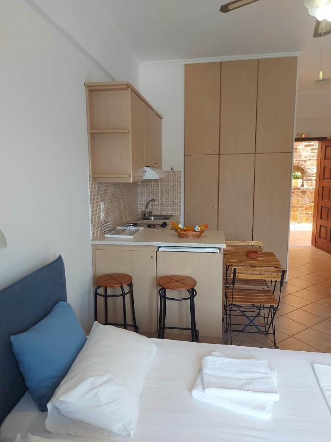 Anarrousa Studios & Apartments Evdilos  Extérieur photo